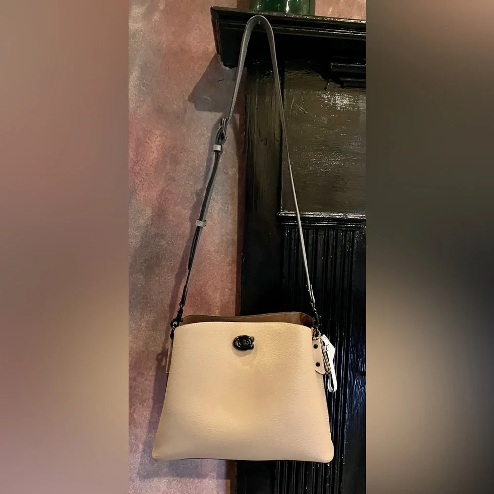 Coach Willow Shoulder Bag in Taupe EUC. - Picture 3 of 10